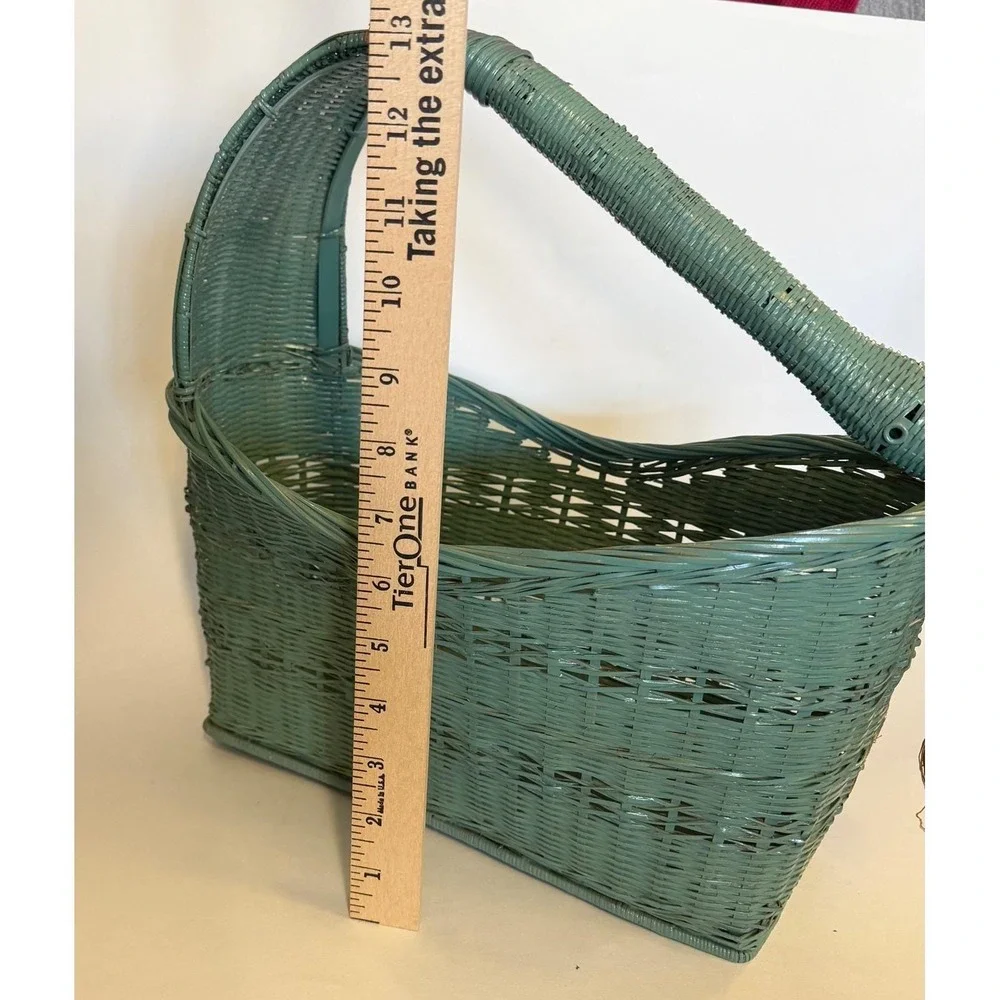 Vintage Swan Goose Oriental‎ Tassel Wicker Basket Sage Green Decor Cottagecore